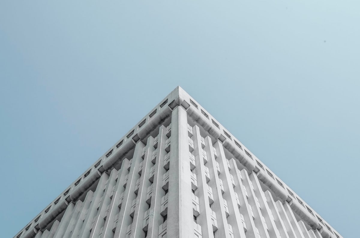 推特如果只能选一步：就选一张图有没有把语境藏起来的把坐标轴读完整（用一次就会）